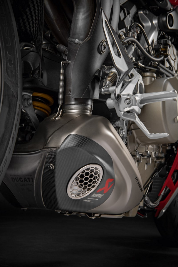 Ducati Panigale V4 2018-2021 & Streetfighter V4 2020-2022 Akrapovic Homologated Slip-On Exhaust 96481712AA thumbnail 2