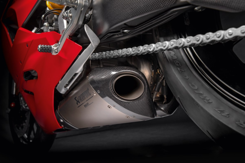 Ducati Panigale V2 2020-2024 & Streetfighter V2 2022-2024 Akrapovic Titanium Race Slip-On Exhaust 96481732AA thumbnail 2