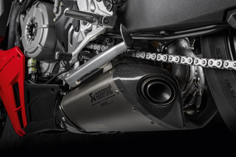 Ducati Panigale V2 2020-2024 & Streetfighter V2 2022-2024 Akrapovic Titanium Race Slip-On Exhaust 96481732AA thumbnail 3