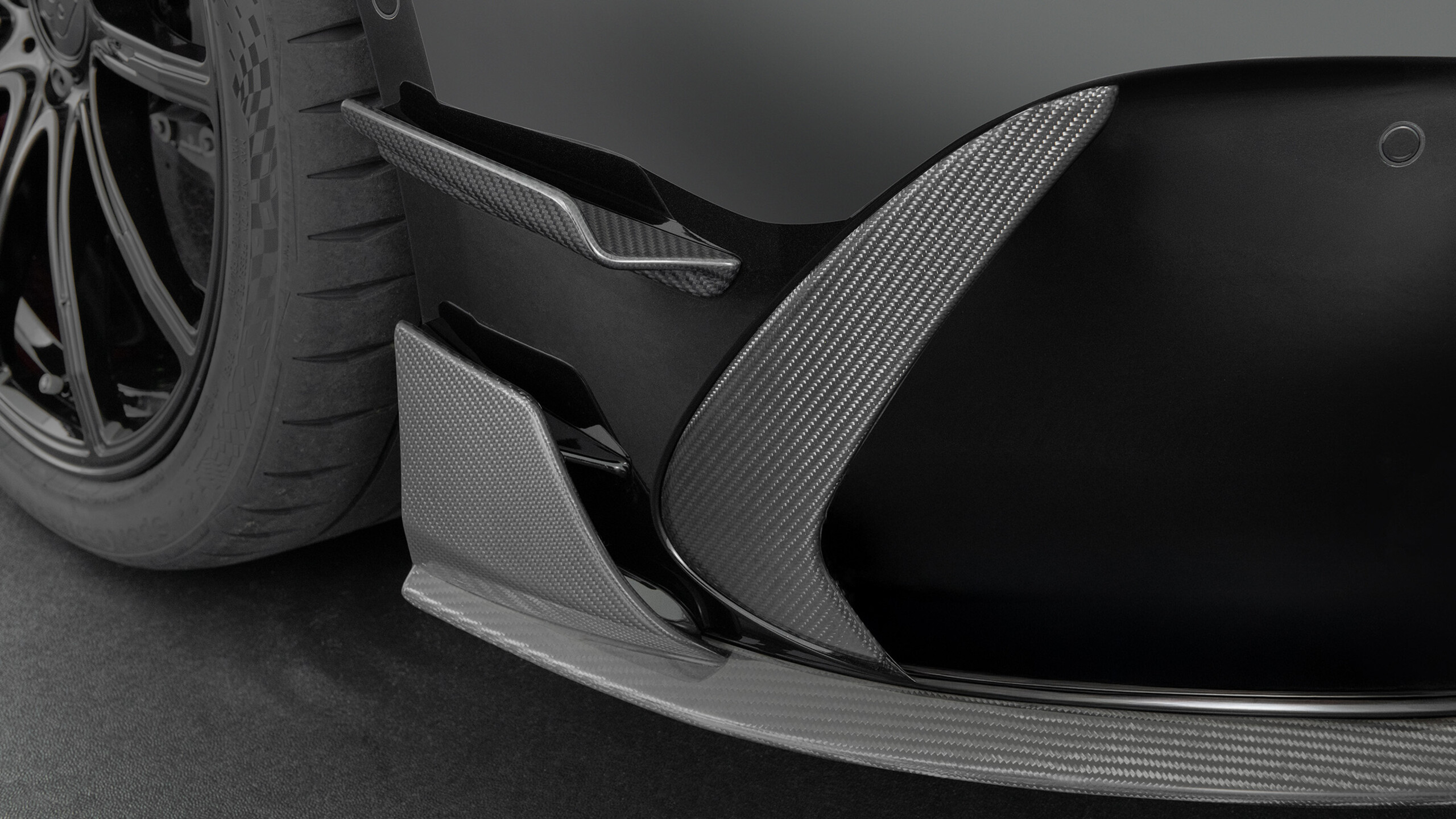 Carbon front spoiler with dive planes for Mercedes – C 192 – AMG GT 63