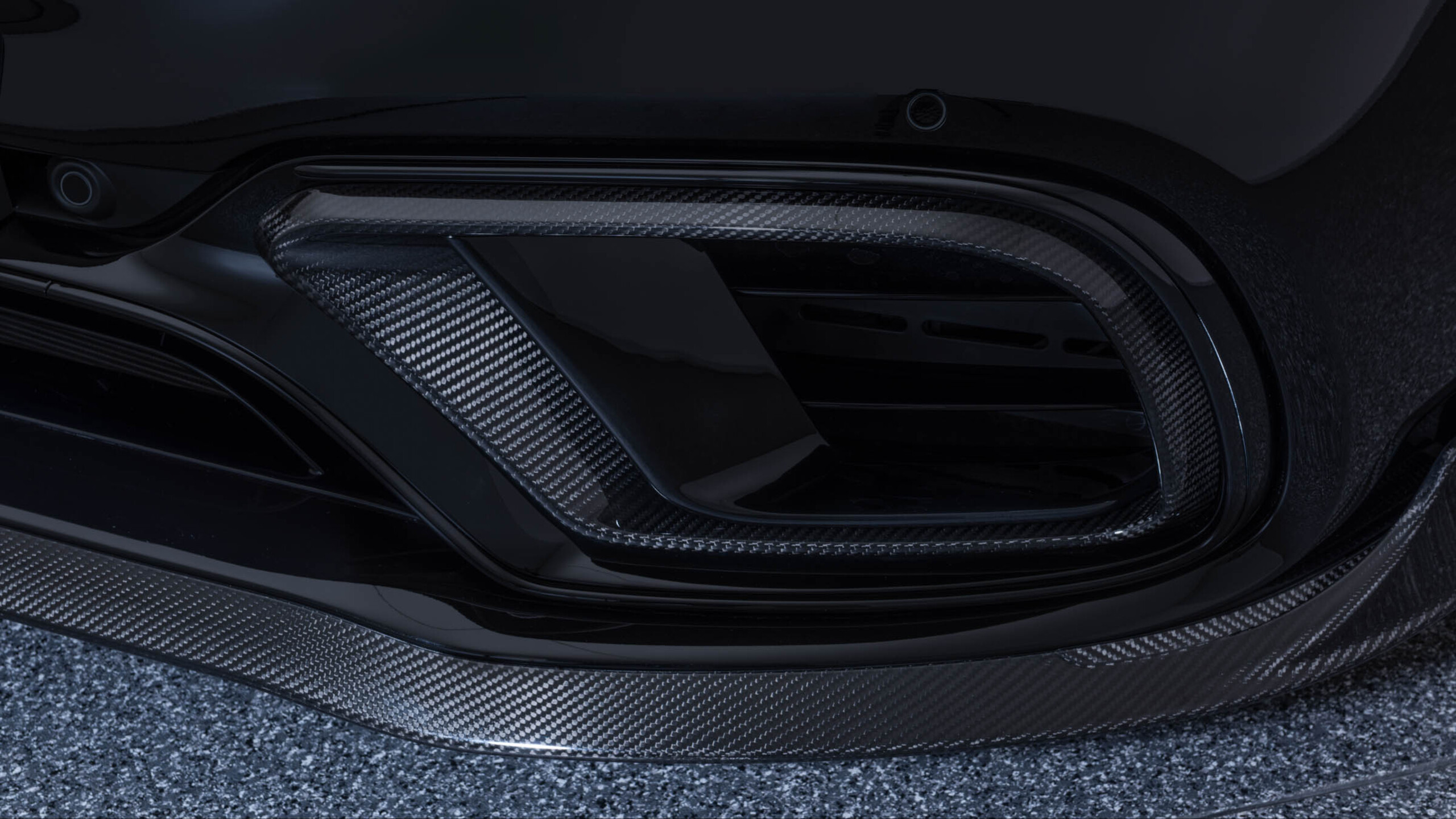 Carbon front fascia attachments for Mercedes – C 217 – AMG S 63