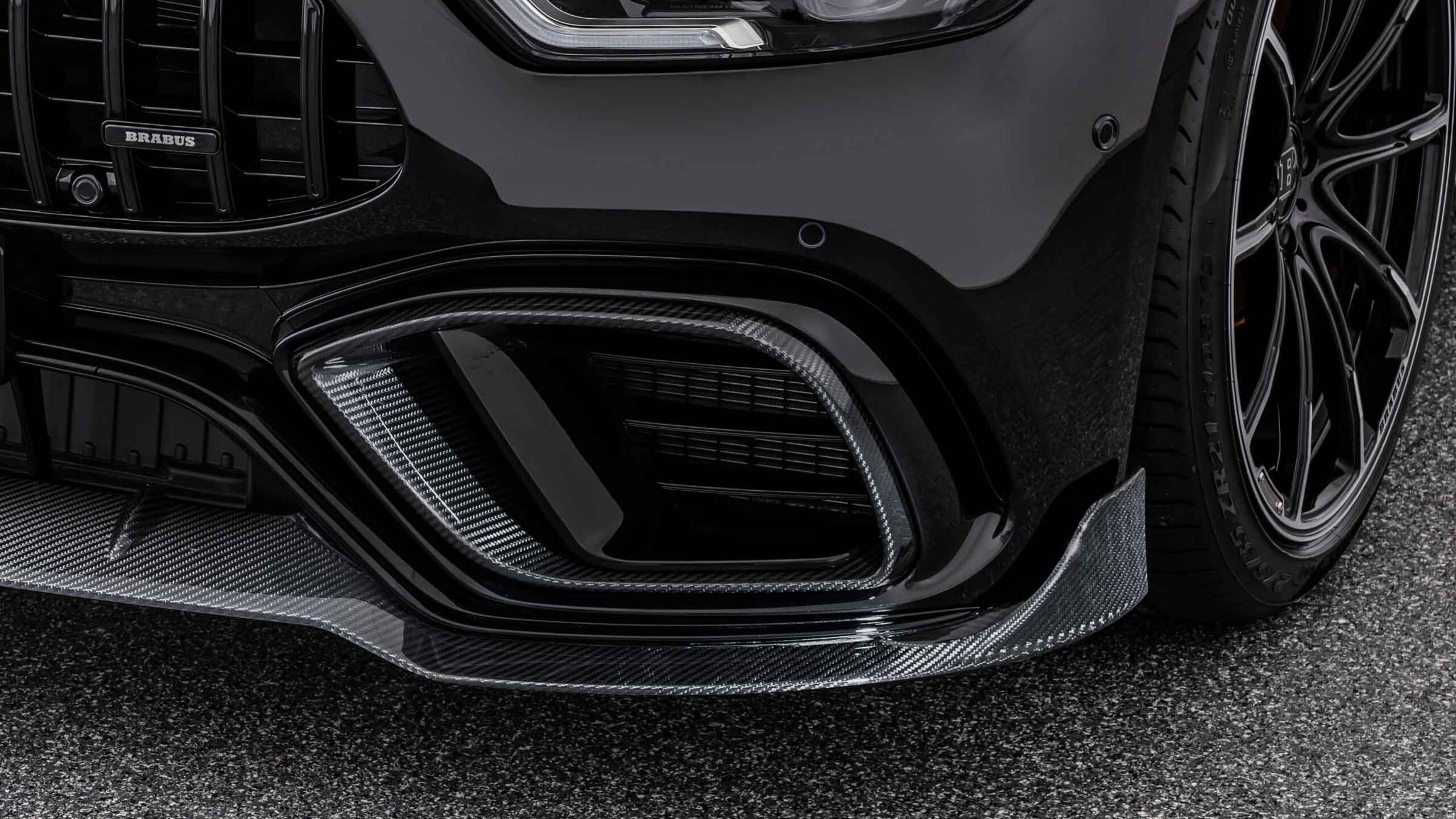 Carbon front fascia attachments for Mercedes – X 290 – AMG GT 63