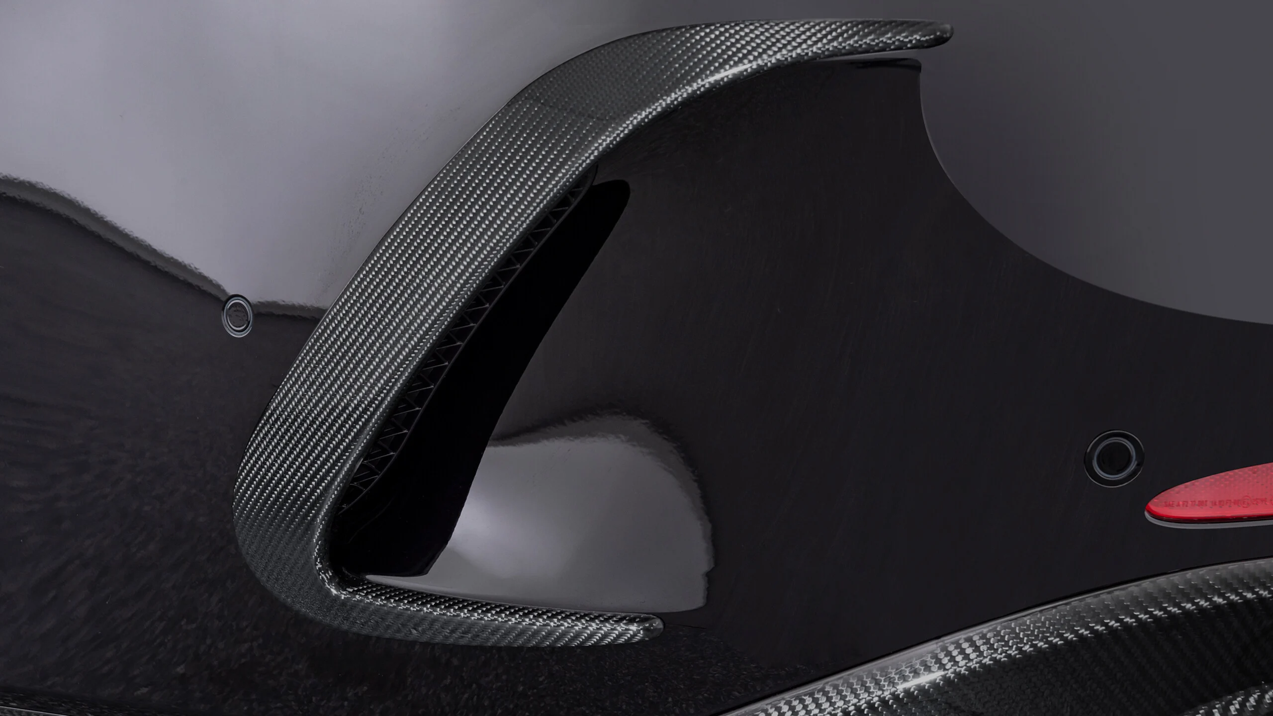 Carbon rear fascia attachments for Mercedes – X 290 – AMG GT 63