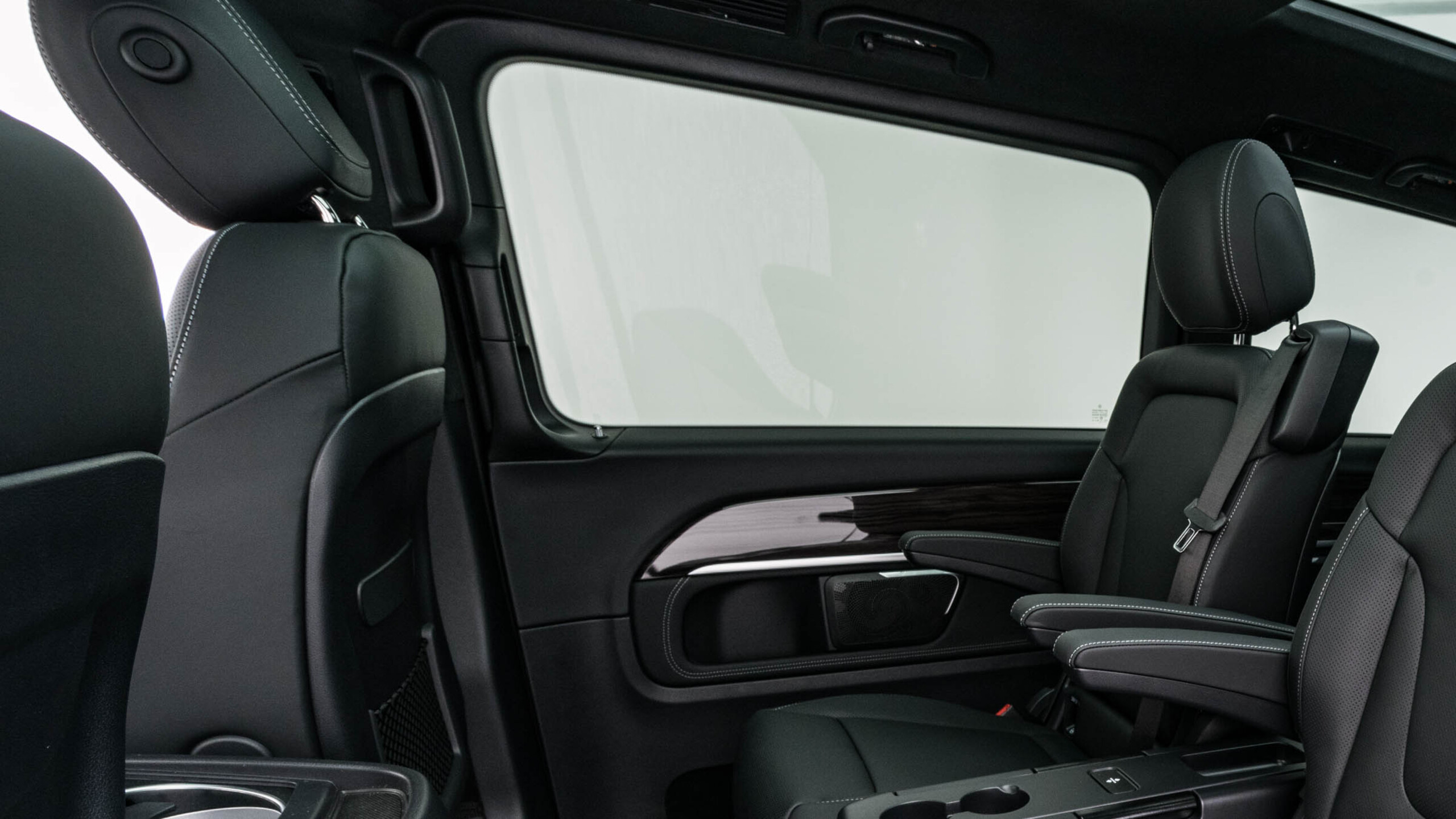 Leather side doors for Mercedes – W 447 – V 250 until 03/2019 - 1