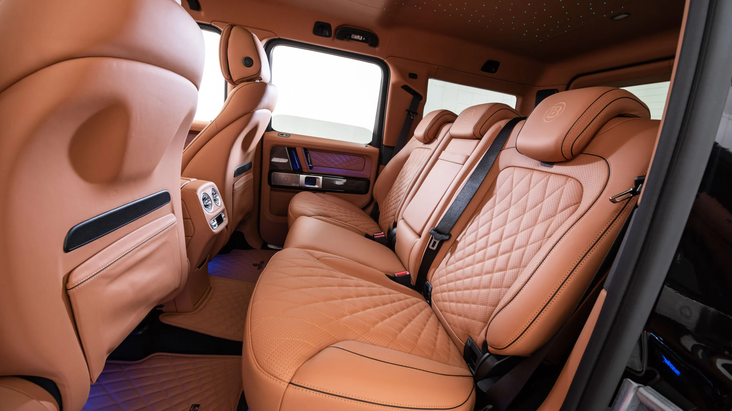 Leather – trimmed A – , B – C – and D – pillars for Mercedes – W 463A – G 350 – G 500