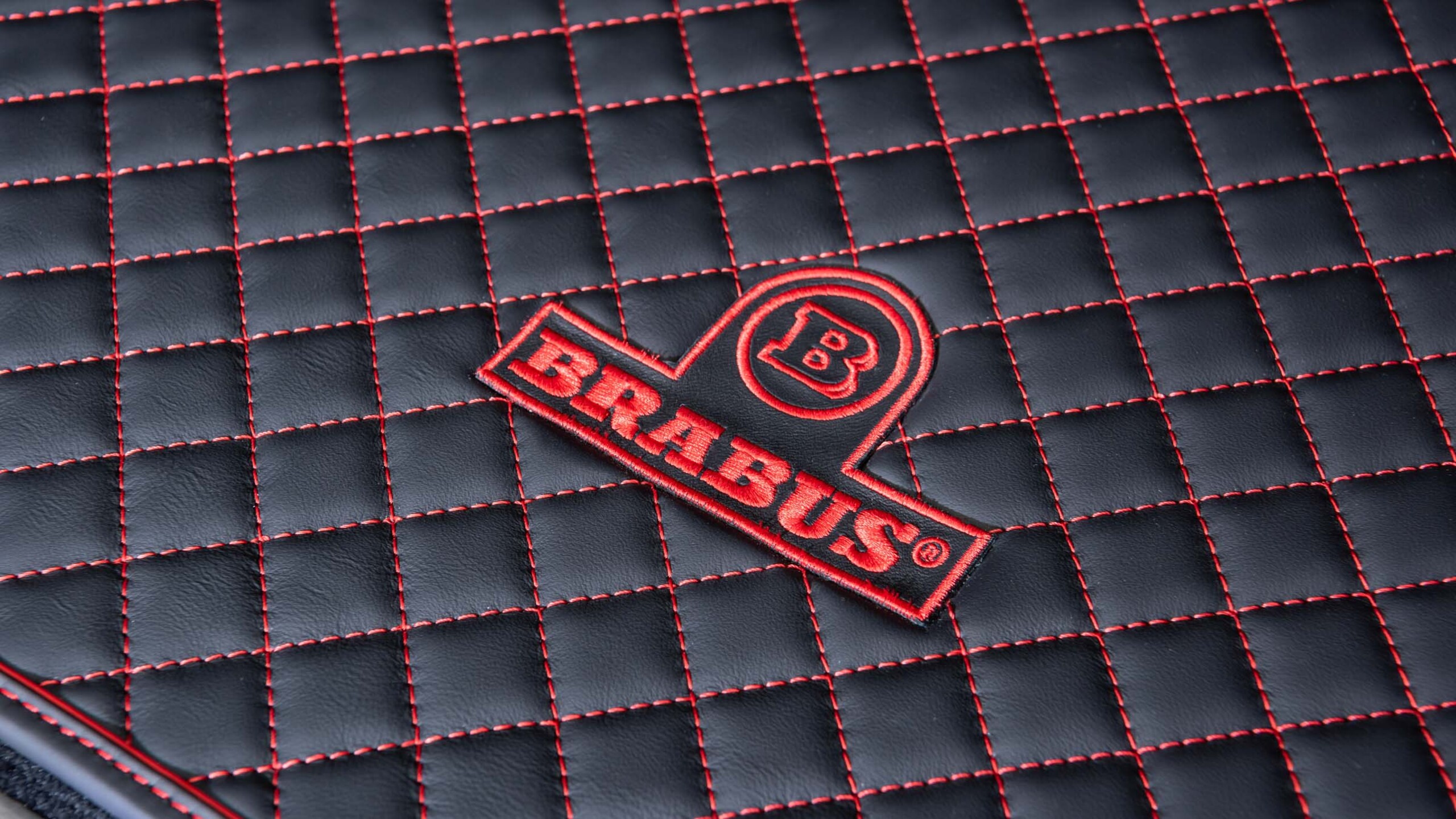 Leather trunk mat black-red quilted for Mercedes – W 465 – G 450 - G 500