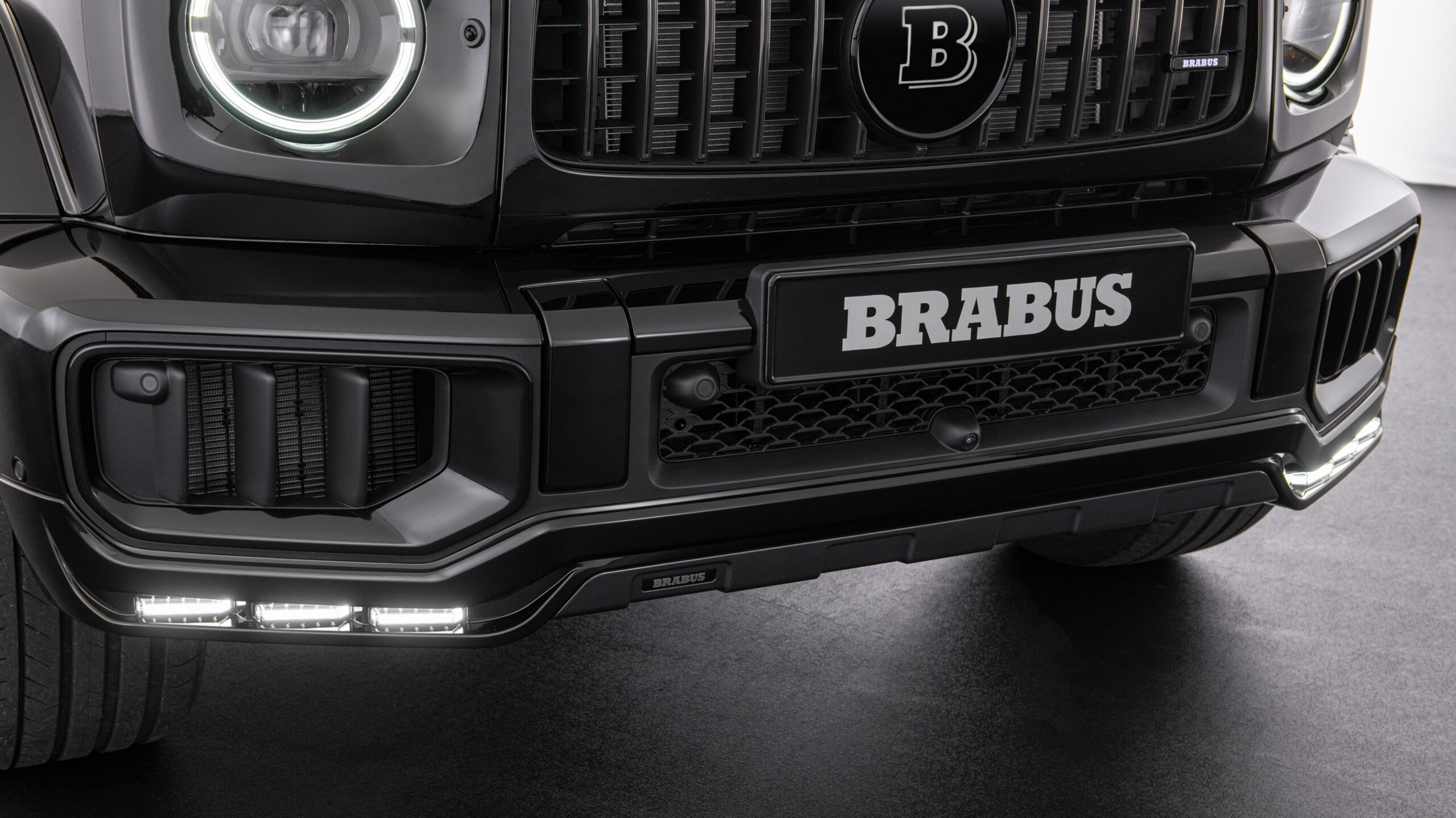 Front fascia attachment for Mercedes – W 465 – AMG G 63