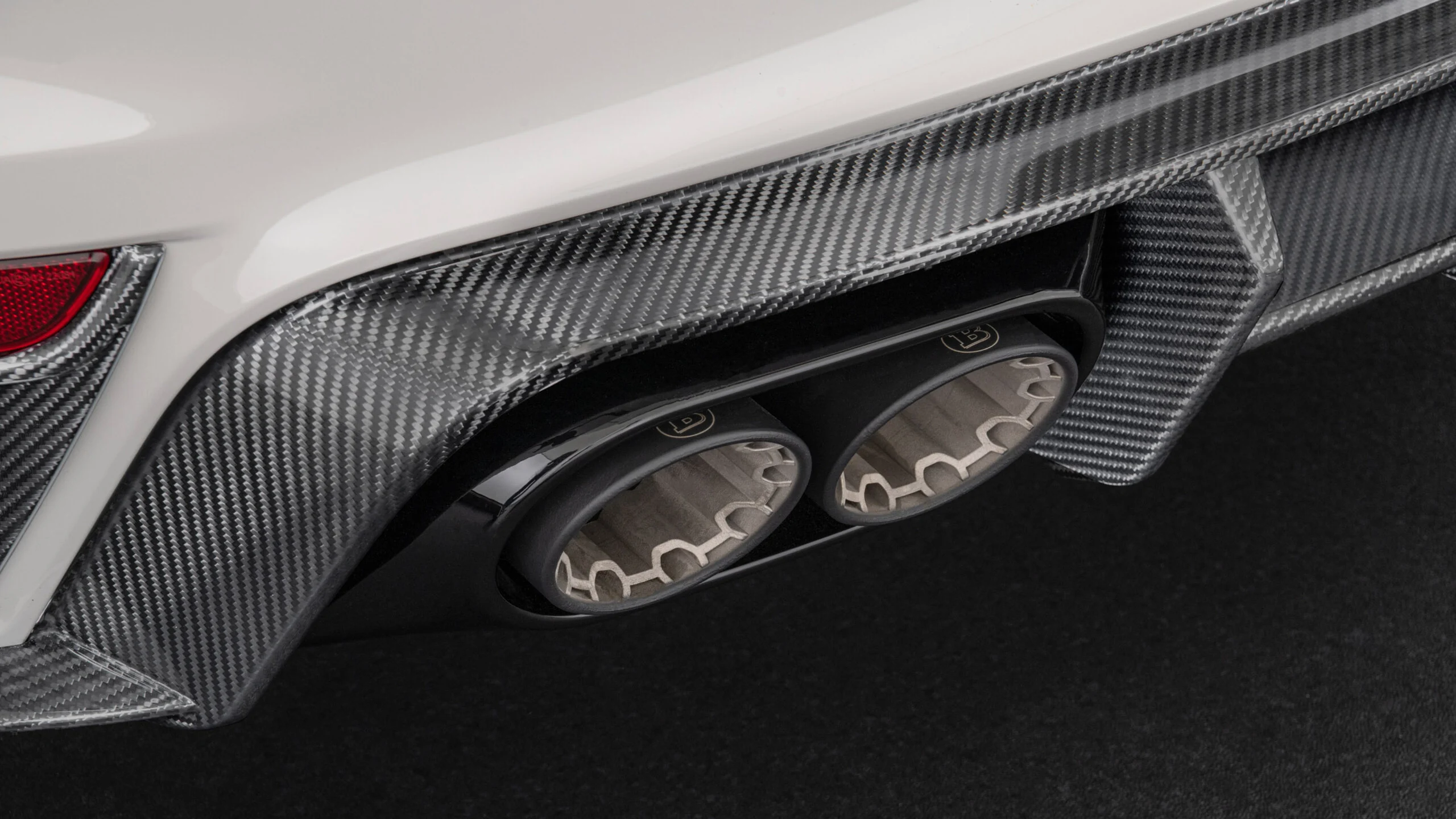 Inconcel High Performance Valve controlled sports exhaust BRABUS based on Porsche 911 Turbo