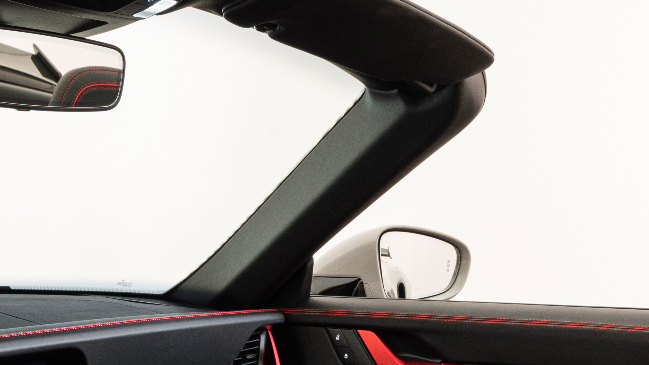Leather – trimmed A – pillars BRABUS based on Porsche 911 Turbo