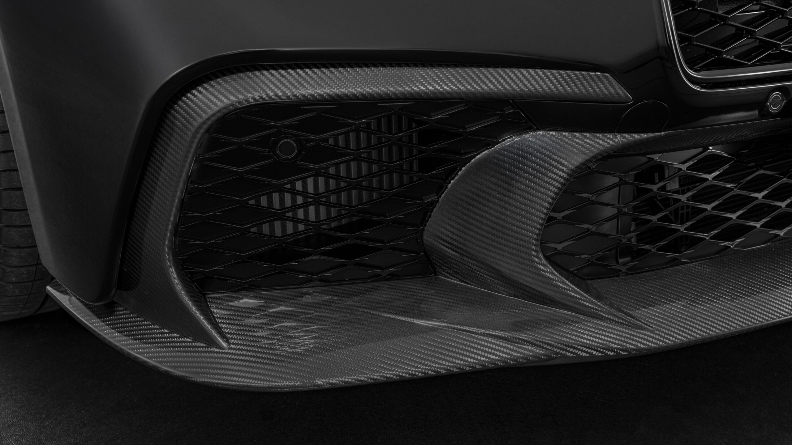 Передній бампер Carbon на базі Bentley Continental GTC Speed