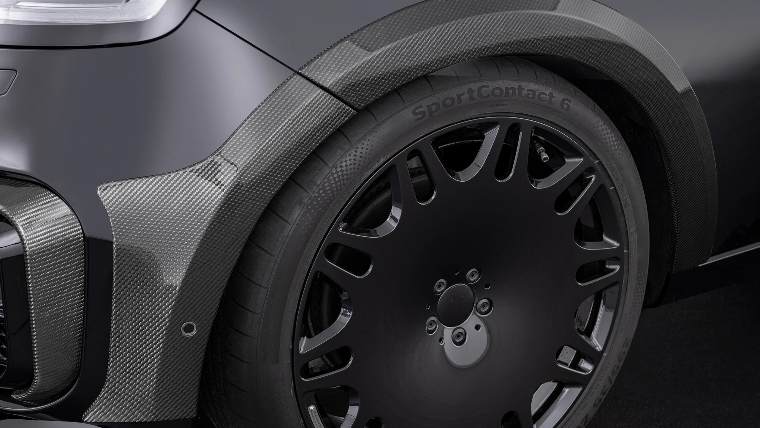 Розширювачі крил Carbon на базі Range Rover