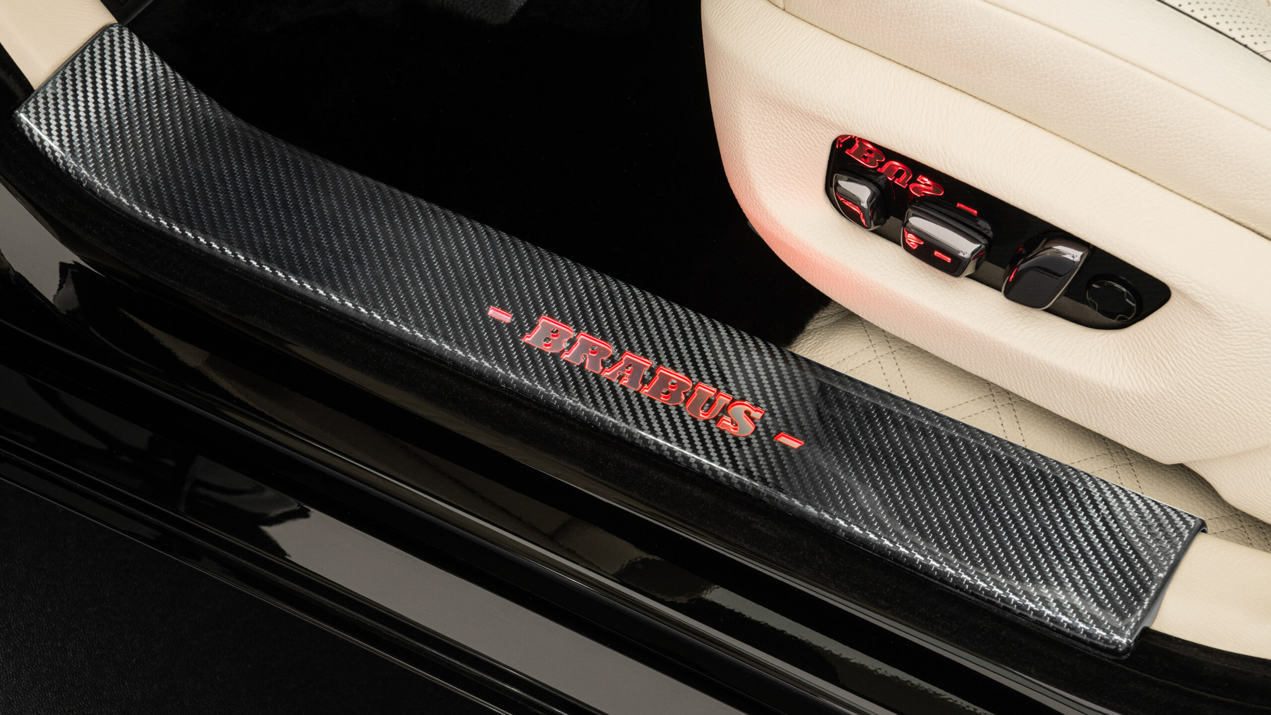 Карбонові накладки на пороги BRABUS на базі Rolls – Royce Ghost