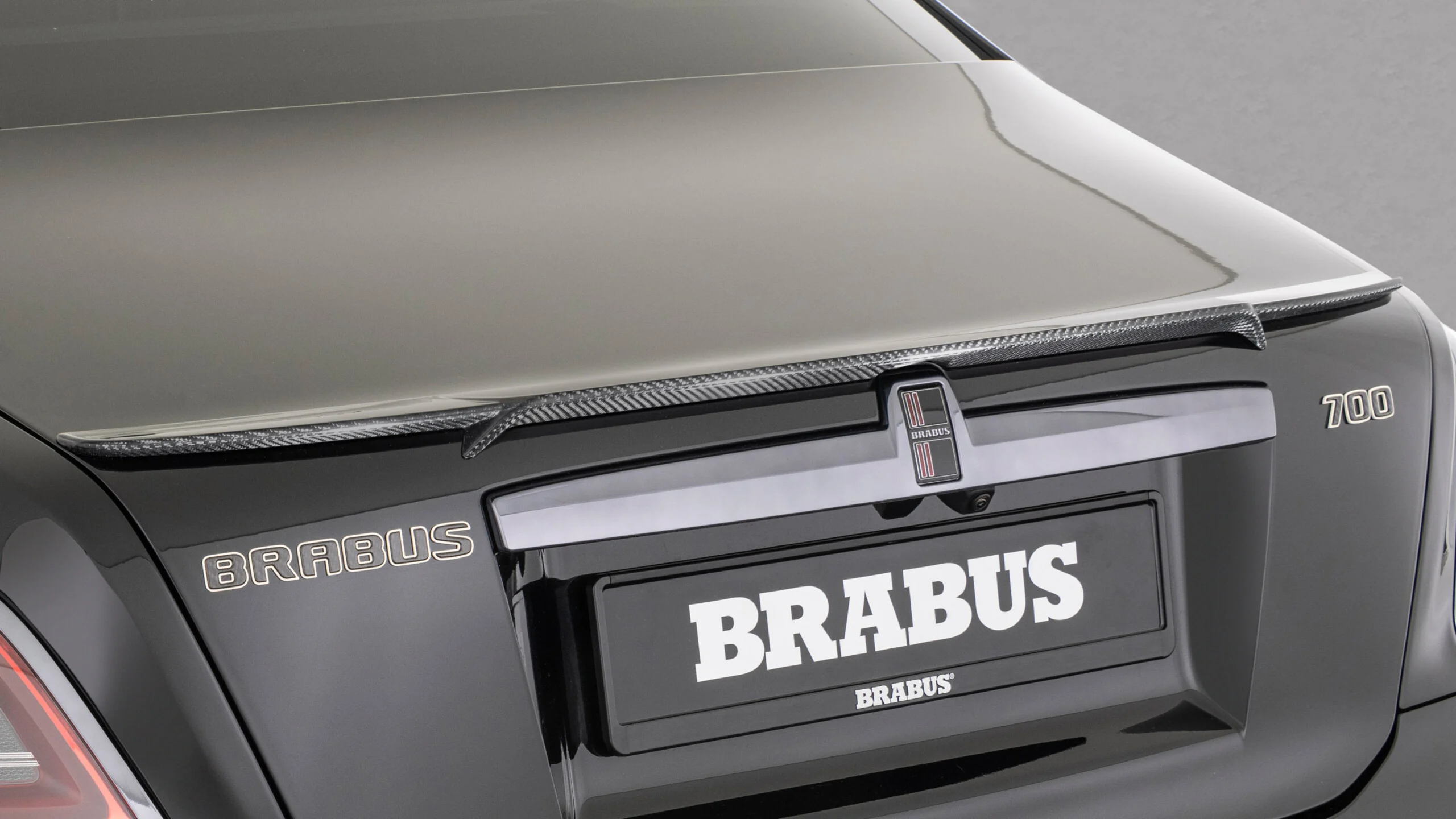 Задній спойлер з карбону BRABUS на базі Rolls – Royce Ghost