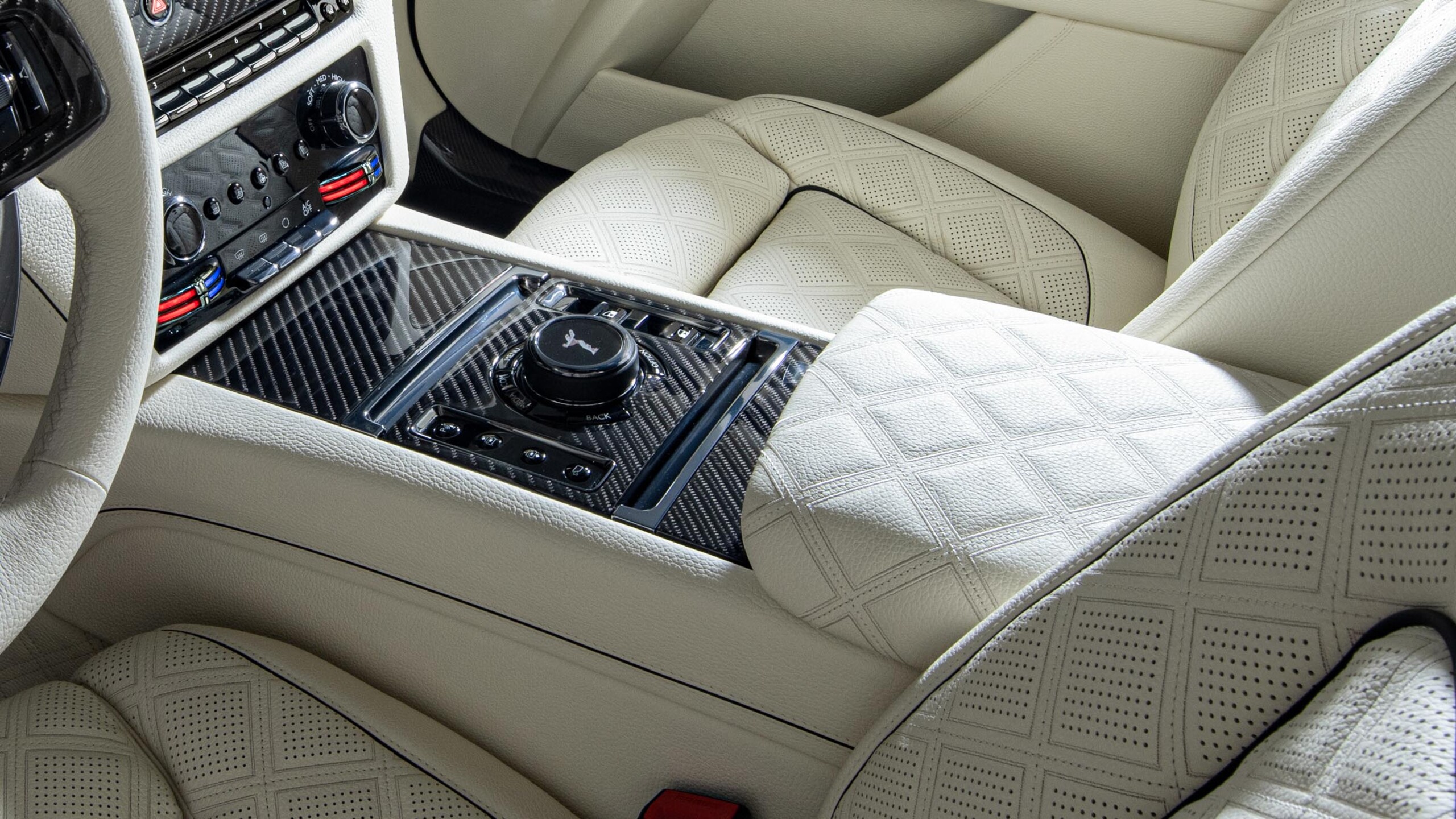 Шкіряна центральна консоль BRABUS на базі Rolls – Royce Ghost