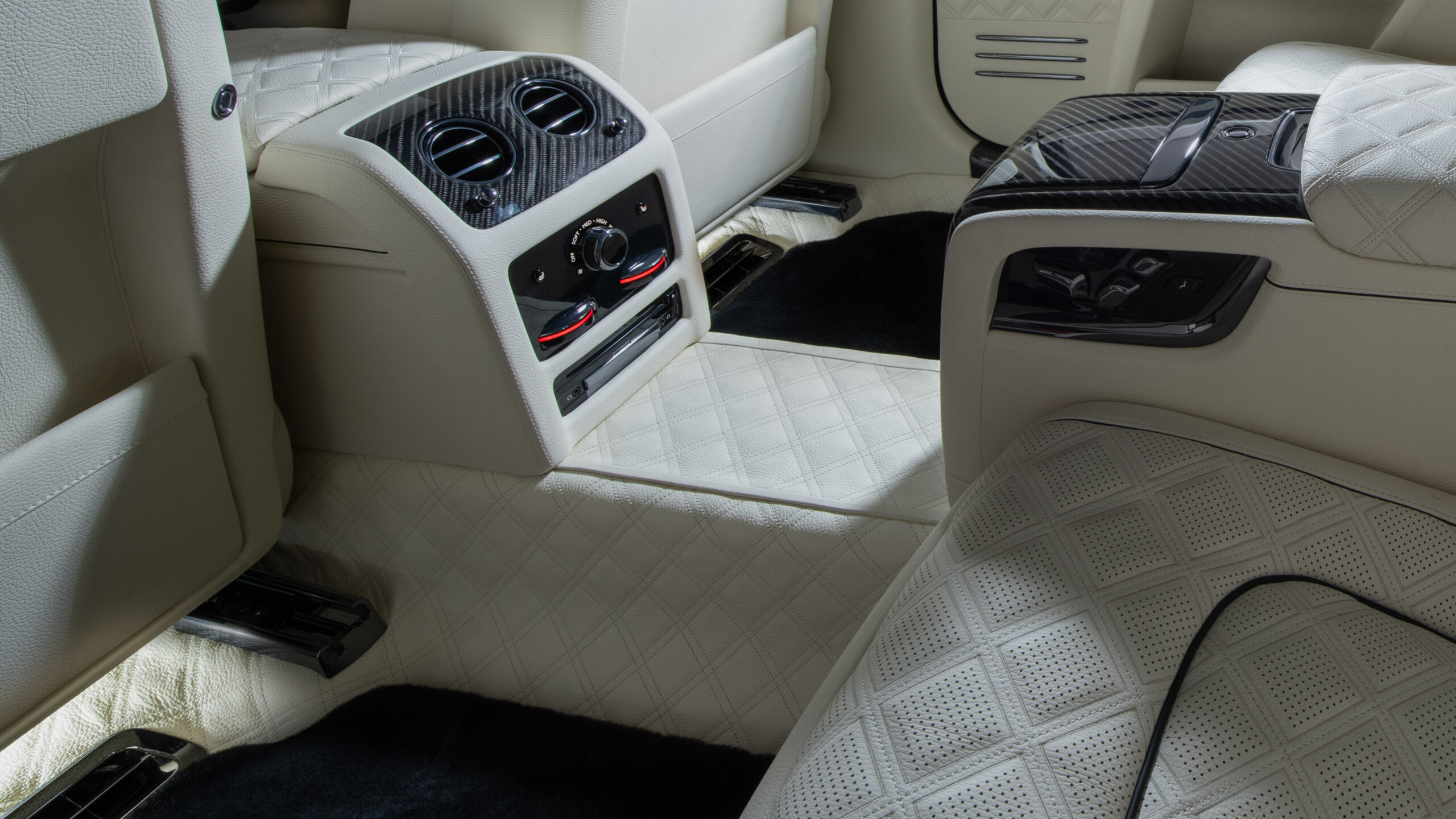 Шкіряне стельове покриття BRABUS на базі Rolls – Royce Ghost