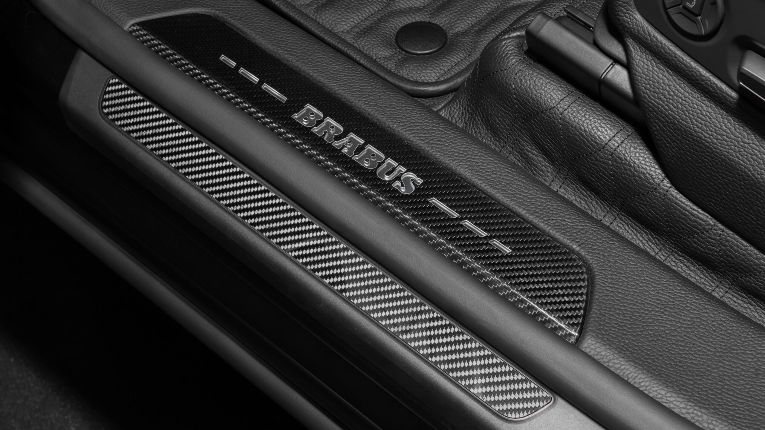Carbon entry panels BRABUS based on Lamborghini URUS SE