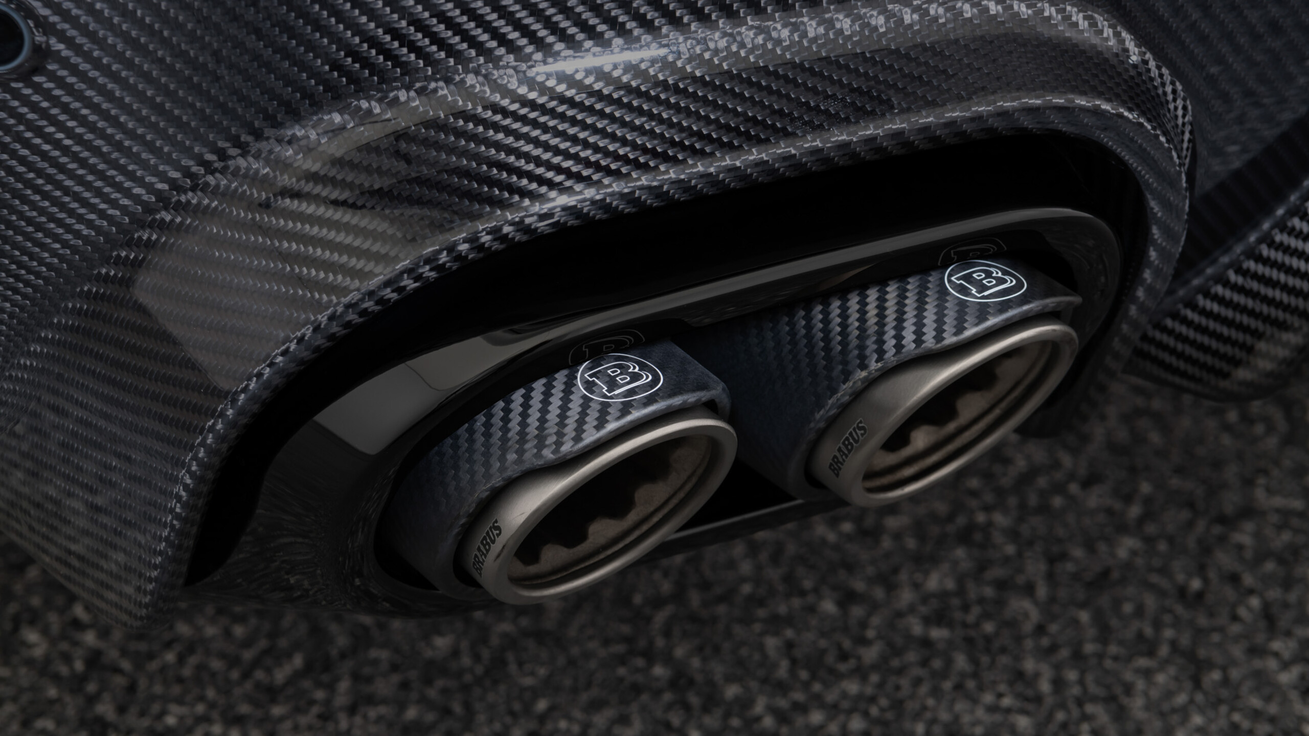 Valve controlled sports exhaust system with carbon titanium tailpipes for Mercedes – V 167 – AMG GLE 63