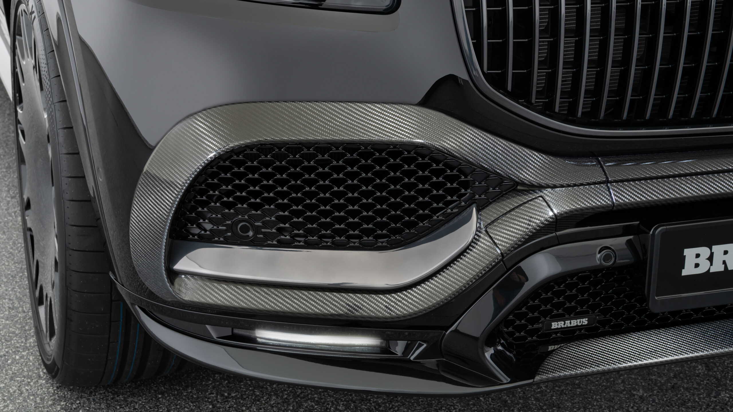 Carbon front fascia attachments for Mercedes – X 167 – Maybach GLS 600