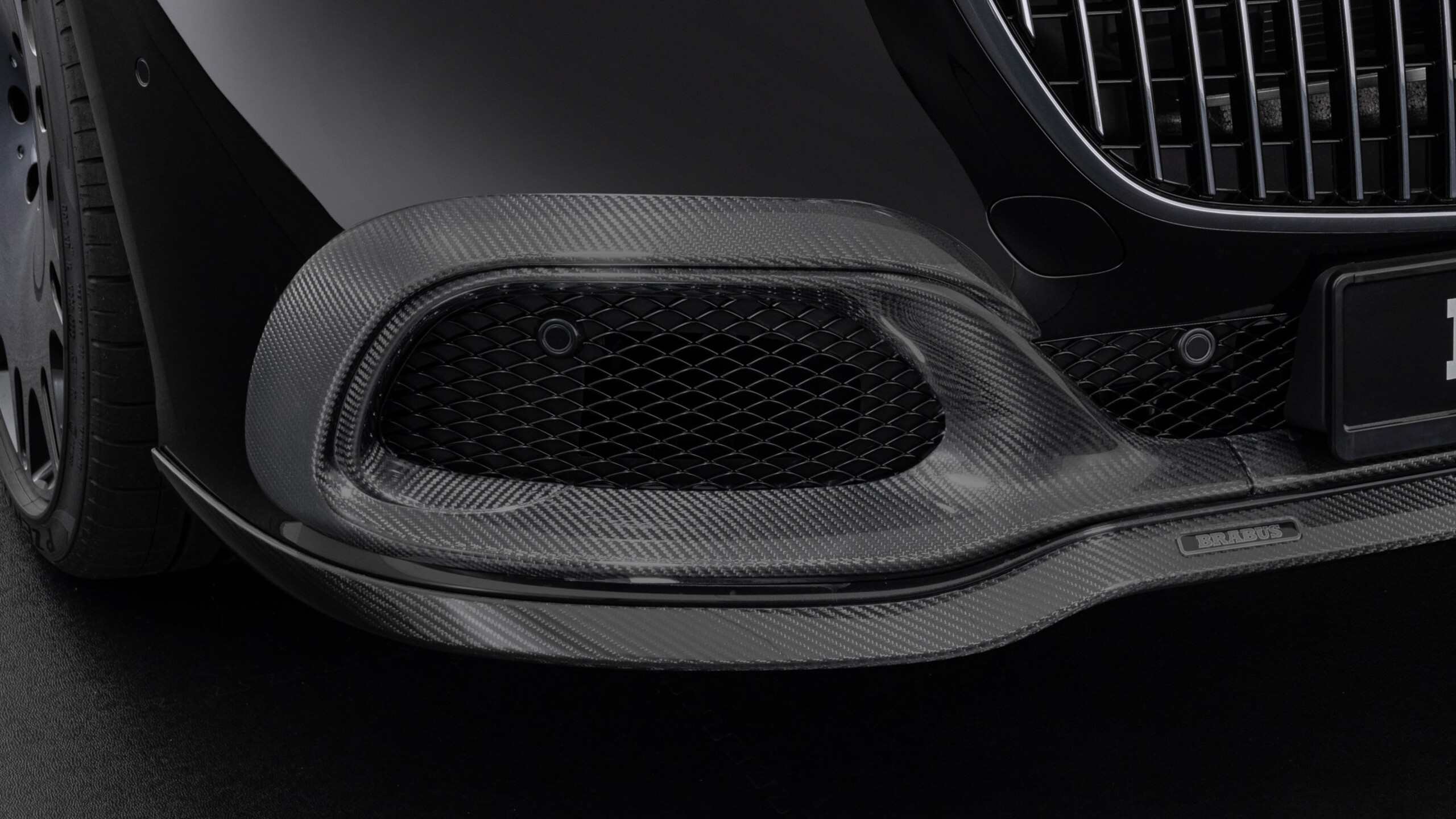 Carbon front fascia attachments for Mercedes – Z 223 – Maybach S 580 / S 680