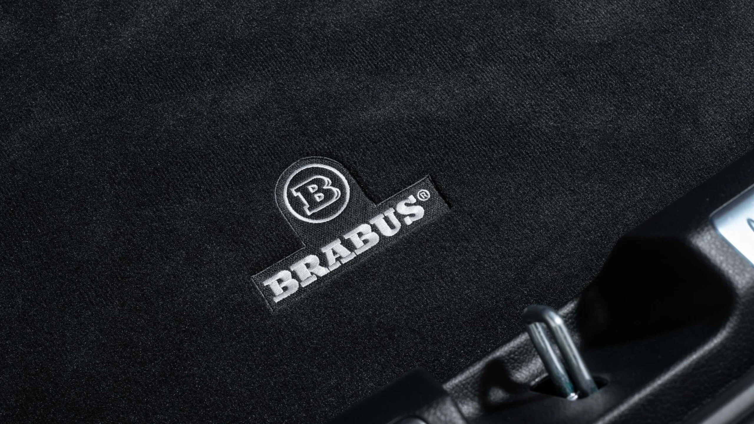Velour trunk mat for Mercedes – Z 223 – Maybach S 580 / S 680
