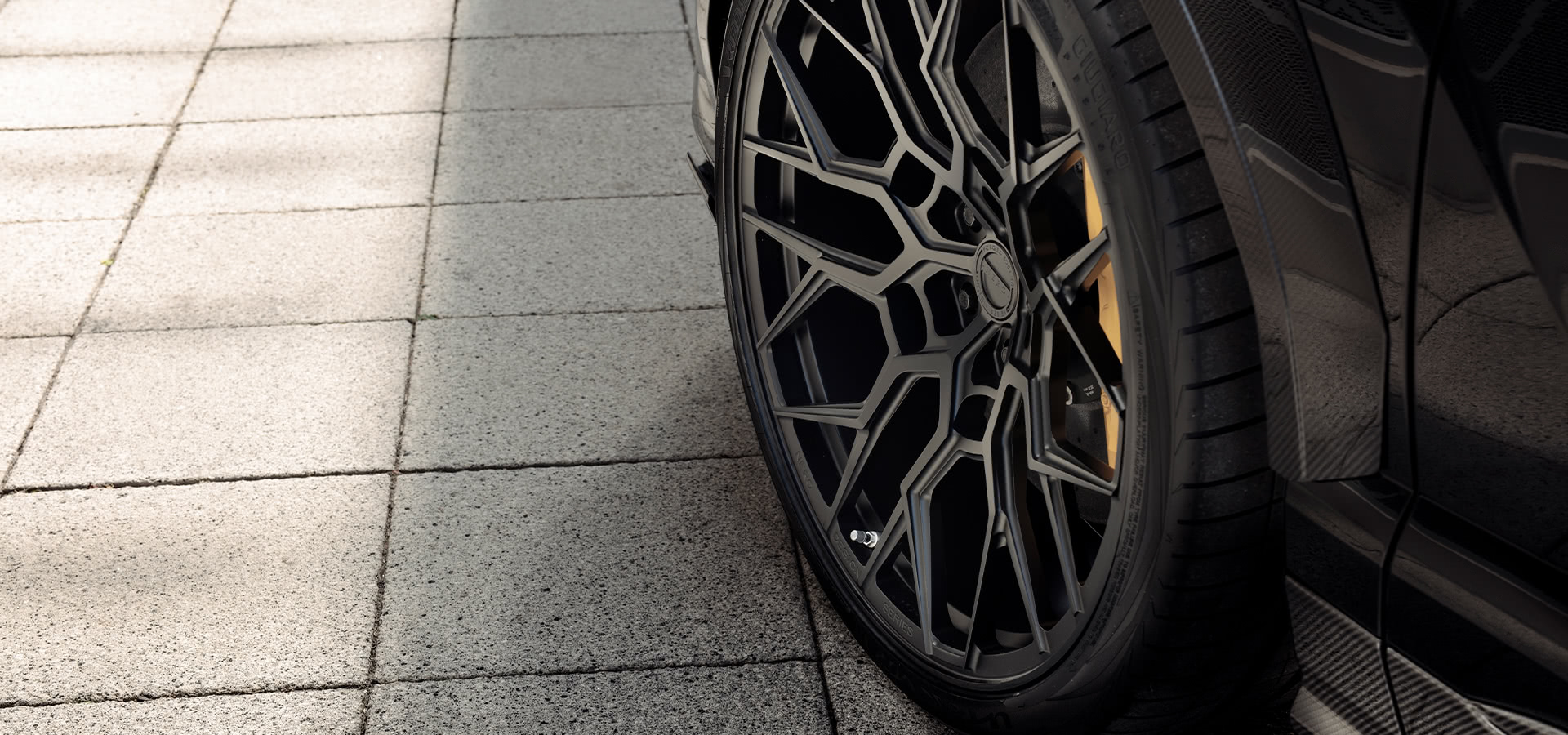 Urban carbon fibre vent kit for Urus S - Visual Carbon Fibre thumbnail 3