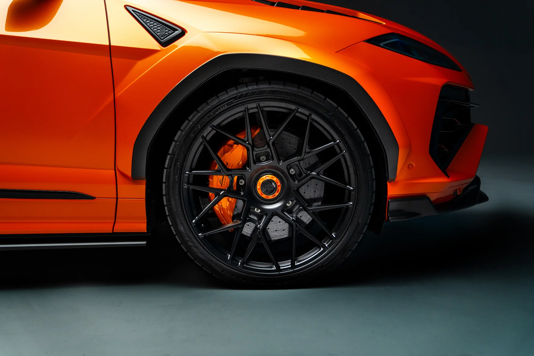 Накладка бокового вентиляційного елемента Visual Carbon Fibre для Lamborghini Urus SE thumbnail 8
