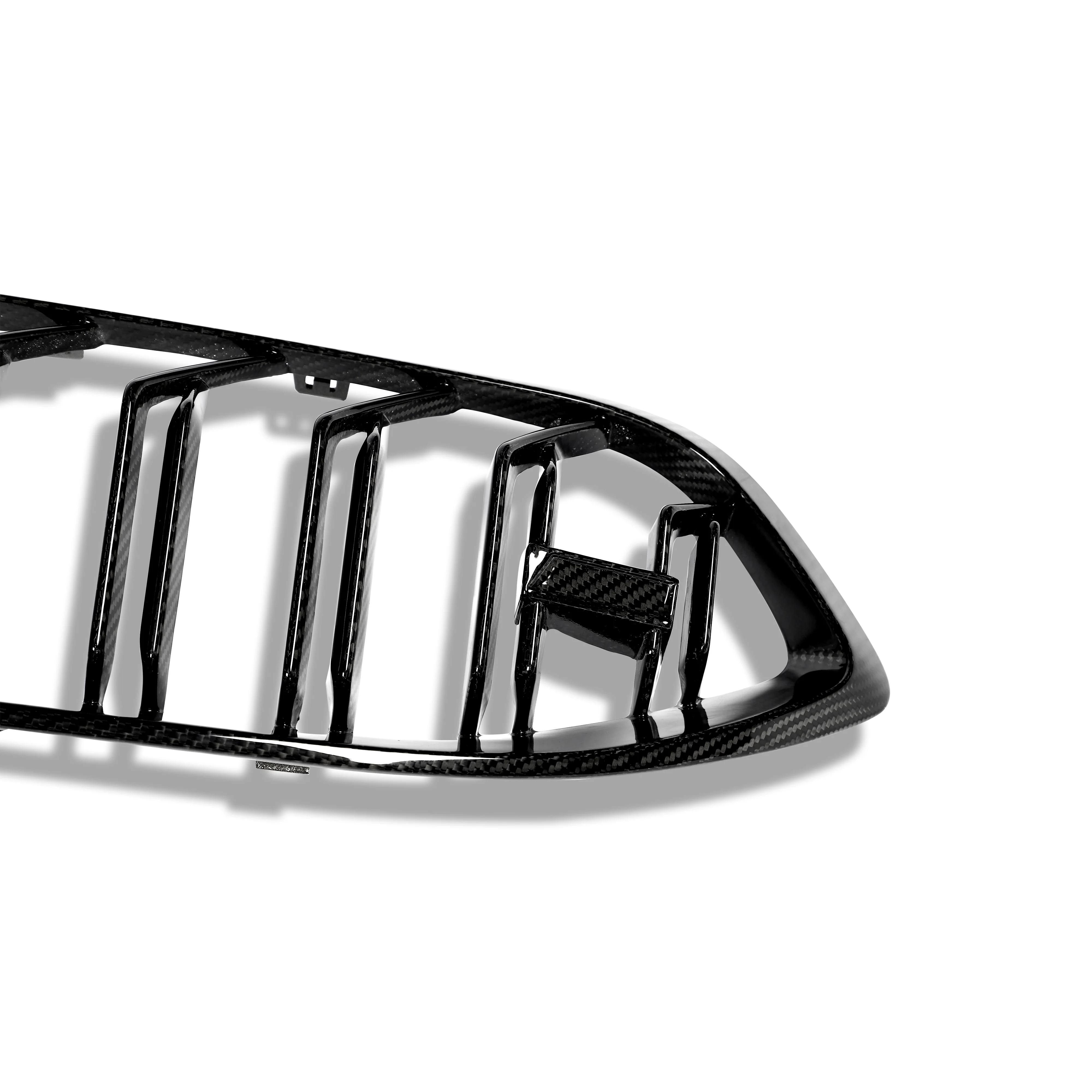 Карбонова передня решітка для BMW F91 F92 F93 M8 thumbnail 7