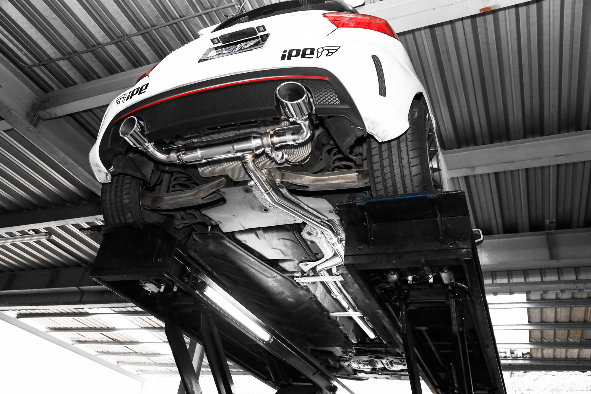 Mercedes-Benz A250 (W176) Exhaust System