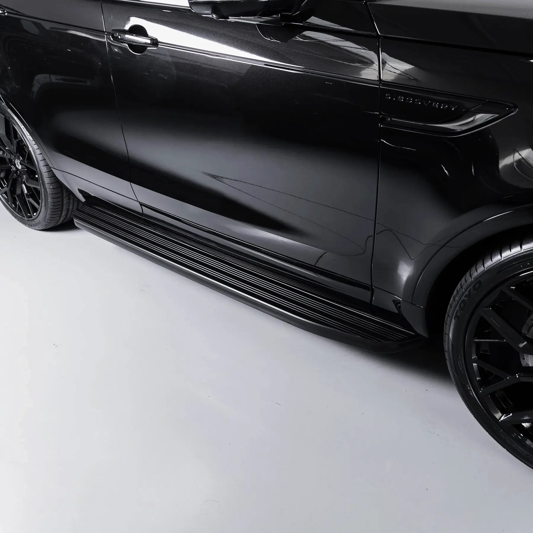 Фіксовані підніжки Linear для Range Rover L460 - LWB - Image 1