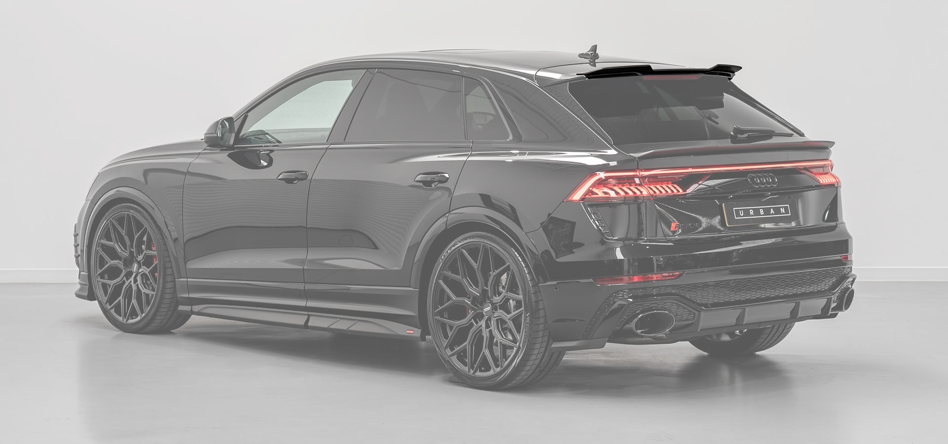 Urban upper rear lip spoiler for Audi RSQ8 Pre-Facelift - Visual Carbon Fibre - Image 1